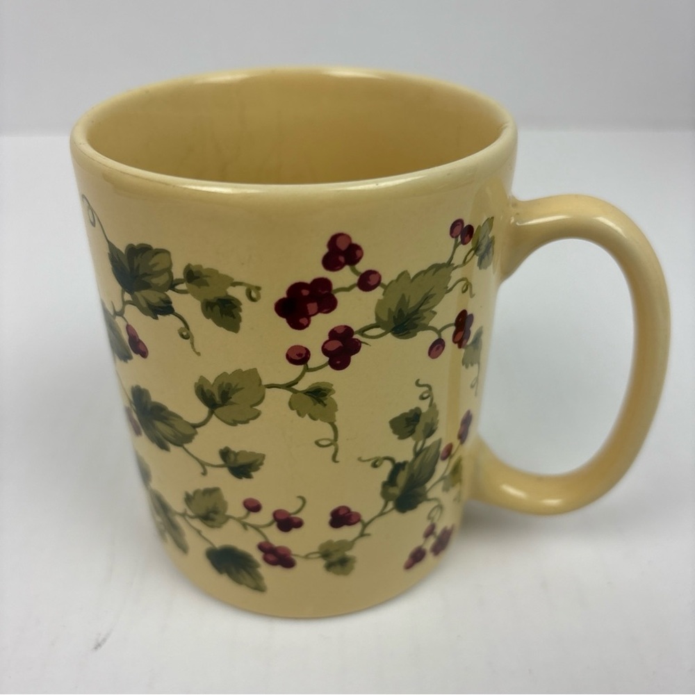 Waverly Garden Room Coffee Mug Cup Vine Berries Grapevine Ceramic Fruit Toile